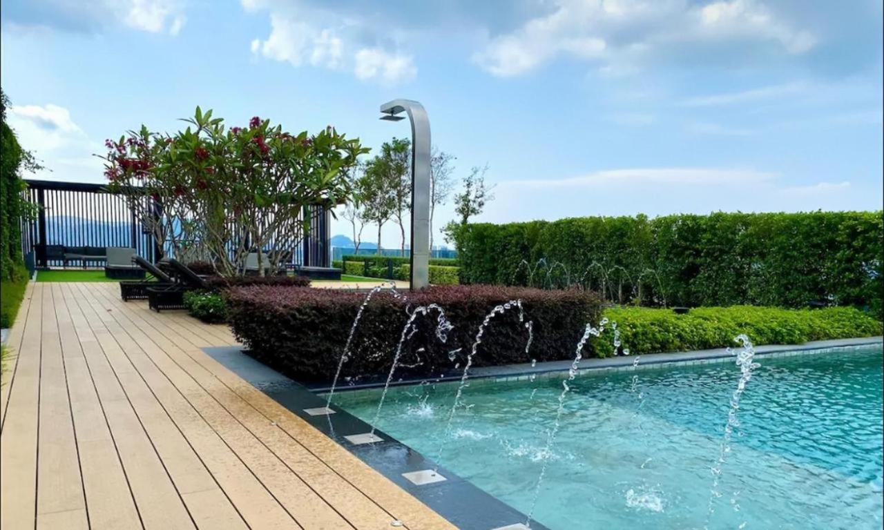 Beacon Executive Premium Suite George Town Exterior photo