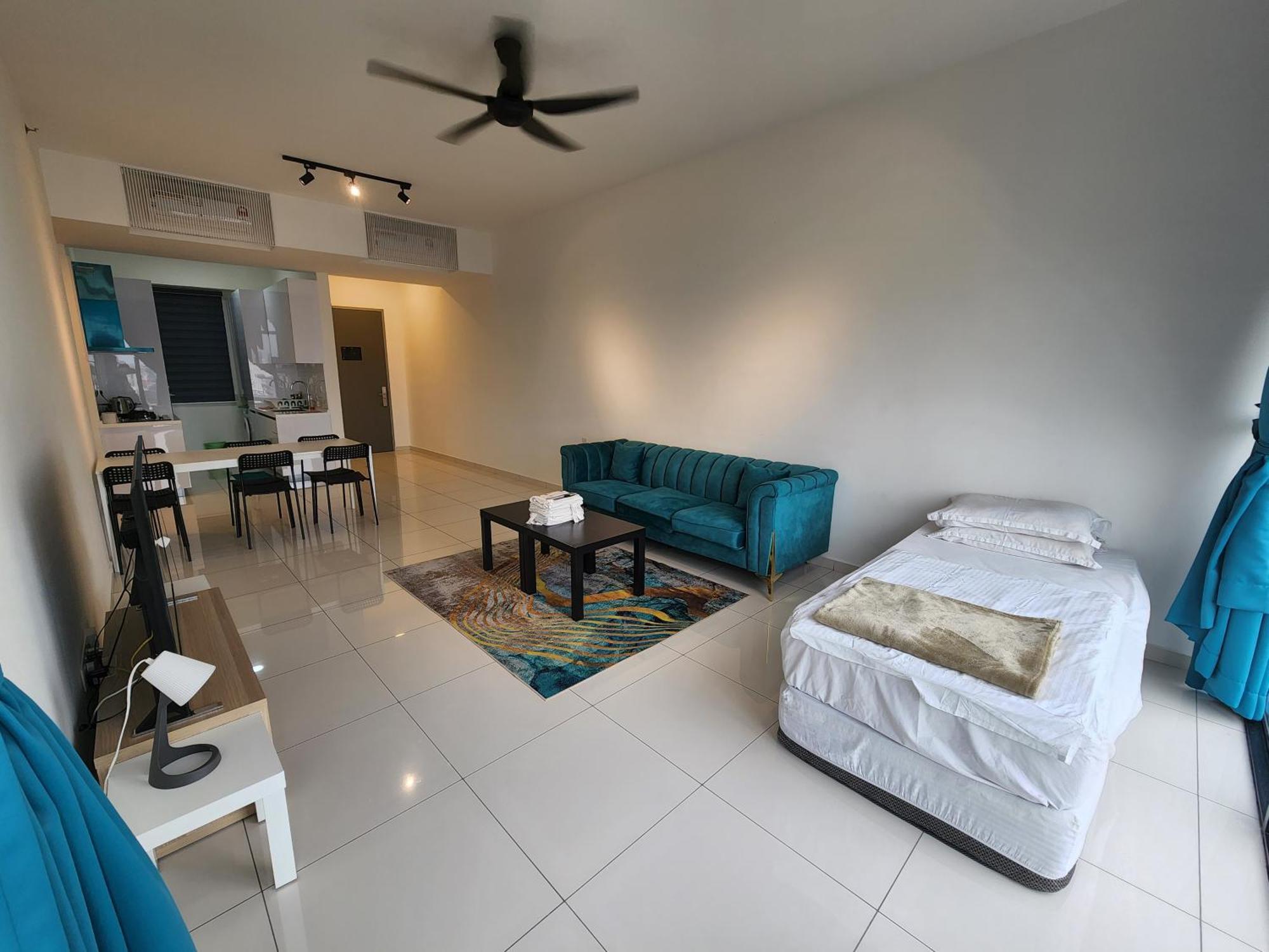 Beacon Executive Premium Suite George Town Exterior photo